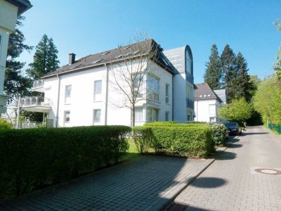 Repräsentative 4-Zimmer-Wohnung, 1. OG, mit gr. Balkon und EBK in Königstein