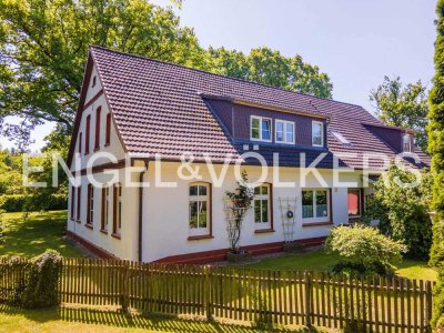 Großzügiges Bauernhaus auf parkähnlichem Grundstück mit schönem Weitblick