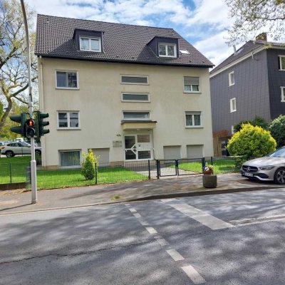 Traditionell möblierte 2-Zimmer-Hochparterre-Wohnung mit Balkon in Hagen