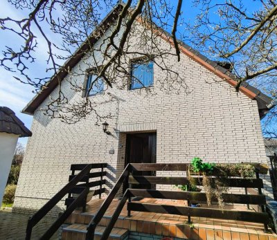 Viel Platz für Ideen – Ein Haus zum Gestalten mit großem Grundstück und Wintergarten