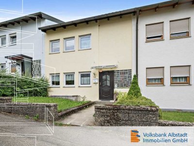 Komfortables Wohnen in Albstadt mit Terrasse und Balkon