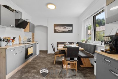 "Ein-/Zweifamilienhaus in ruhiger Lage – mit Sauna &amp; Kachelofen!"