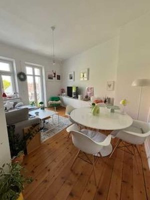 WG-geeignet (ggf. möbliert) - helle, gemütliche, charmante 3 ZKB KERNSANIERT