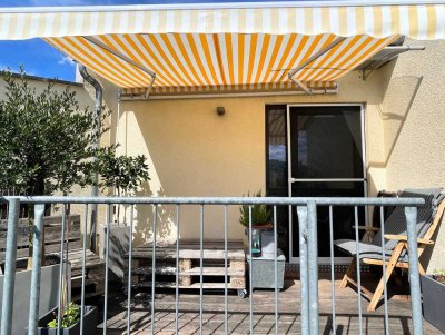 Lichtdurchflutete 2-Zimmer-Wohnung mit EBK, Balkon & separatem Zugang