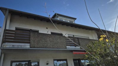 Erstbezug nach Renovierung, gepflegte ruhige 4-Zimmer-Wohnung mit Balkon in Karlsruhe-Neureut