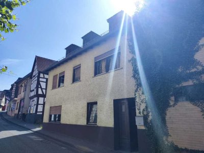Solides Wohnhaus, mehrere Etagen und Terrasse mit Platz für die Familie in Stromberg