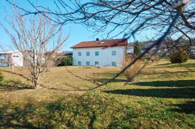 Vielseitige Nutzungsmöglichkeiten: 2-Familienhaus + viel zusätzliche Fläche & Bauplatz