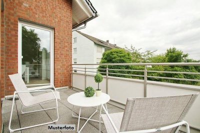 4-Zimmer-Wohnung mit Dachterrasse und 2 TG-Stellplätze
