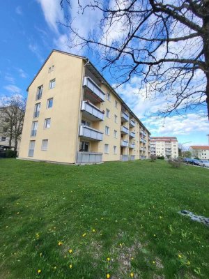 Am Römerhang: Moderne 4-Zimmer-Wohnung mit Balkon
