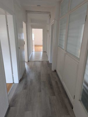 Dachgeschosswohnung 4Zi,K,B, Gäste WC