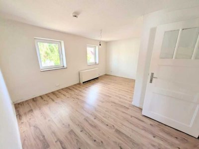 **Jetzt zugreifen: -frisch gestrichen -Laminat -modernes Tageslichtbad -hell**