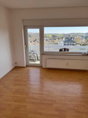 Schöne 4-Zimmer-Wohnung mit gehobener Innenausstattung mit Balkon in Wermelskirchen
