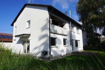 Zweifamilienhaus mit 2 Garagen in Bestlage in Hohenbrunn - frei zum 01.03.2026 !