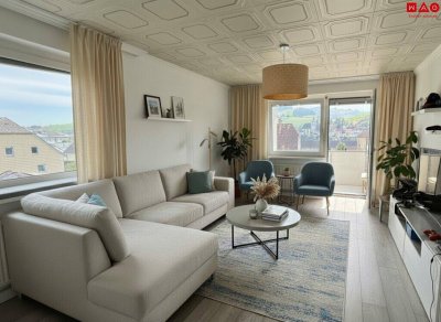 Charmantes, ruhiges Wohnen mit Balkon im grünen Herzen von Untergrünburg: helle Raumaufteilung, praktischer Abstellraum und privater Parkplatz vor der Haustüre!