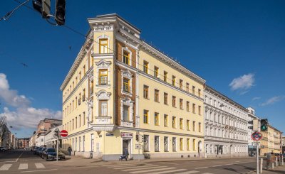 ++NEU++ Altbauklassiker neu erstrahlt: 2-Zimmer Wohnung mit Potenzial