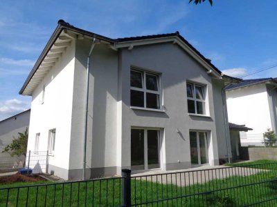 NEUWERTIGES FREISTEHENDES EFH IN RUHIGER WOHNLAGE!