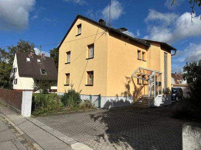 Große, helle 5 Gartenwohung mit EBK und 2 Bädern sowie Garage in sehr ruhiger Anliegerstraße!