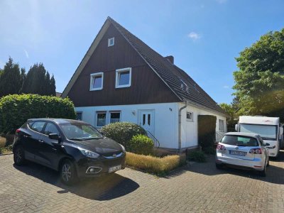 „Großzügiges Ein- bzw. Zweifamilienhaus in guter Lage von Schortens – Für Familie, Beruf & mehr“