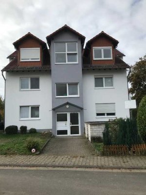 Lichtdurchflutete 2-Zimmer-Wohnung mit großem Sonnenbalkon und Außenstellplatz in Zornheim