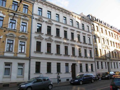 schöne 3-Zimmer-Wohnung mit  Südbalkon und Einbauküche