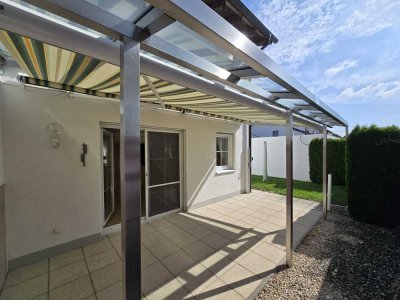 Tauchen Sie ein - beziehbare stilvolle DHH in ruhiger Lage mit heller Architektur in Mühldorf-West
