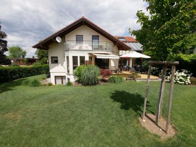 Umfangreich modernisiertes Einfamilienhaus an der Reutlinger Achalm mit großem Garten