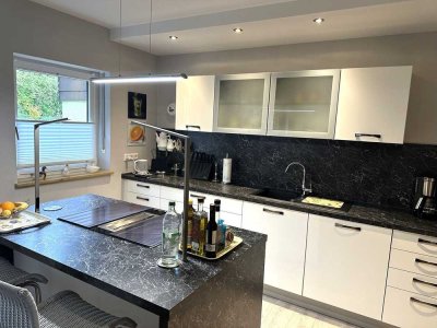 Charmantes Reihenendhaus mit Einliegerwohnung und großem Grundstück