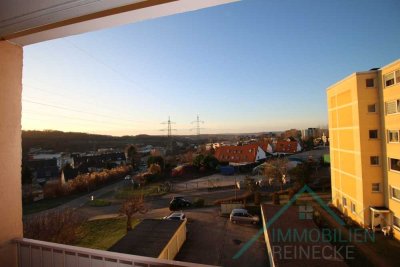 Schnäppchen:  3-Zimmer-Wohnung mit Traumblick vom West-Balkon – ideal für Macher