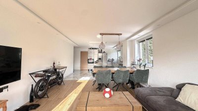 Sonnige 4-Zimmer-Wohnung mit Balkon und Tiefgarage in Hall in Tirol!