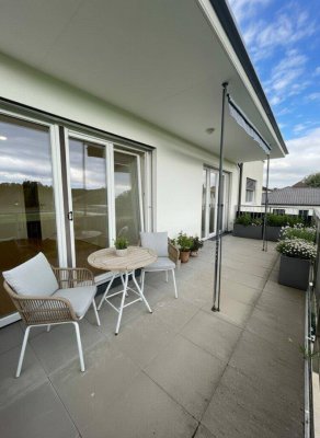 Neuwertige -Zimmer-Wohnung mit Balkon ️ ️