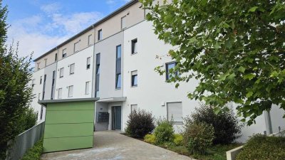 Freundliche und neuwertige 3-Zimmer-Wohnung mit EBK in Parsberg