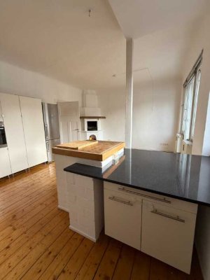 Stilvolle Altbau-Dachterrassenwohnung in Köln-Sülz