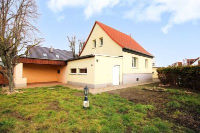 Idyllisches Einfamilienhaus mit großem Grundstück – Ruhe, Platz und Potenzial!