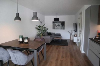 Neuwertige 2,5-Zimmer-Wohnung mit Balkon und Einbauküche in Obersulm