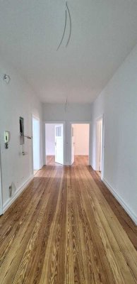 7379 - Sanierte, großzügig geschnittene 3-Zimmerwohnung mit Balkon in der Weststadt!