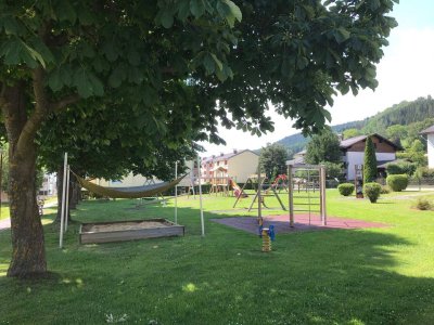 Familienoase mit 2 Balkonen mitten im Grünen