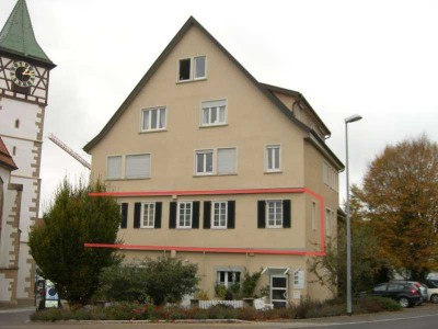 Für Singles od. Paare! Reizv. 2,5-Zi.-Neubauwhg. m. 76 m² Wfl. in histor. Gebäude mitten im Städtle!