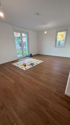 Modern Neubau 5 rooms apartment with 175m2 Private Garden