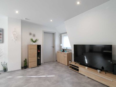 RESERVIERT: Liebevoll saniertes Reihenmittelhaus zentral in Lauterbach