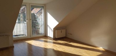 Dachgeschosswohnung im Jugendstilhaus mit Balkon in Süd-West-Lage