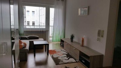 1 ZKB großer Süd/West Balkon - elegant möbliert -zentrale Citylage in kl.Einheit
