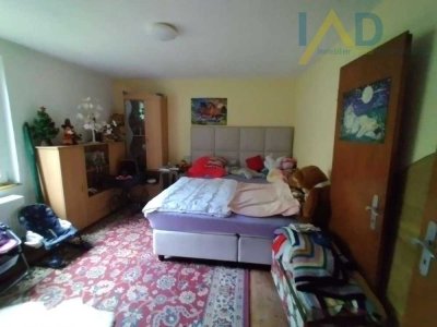 Attraktives Einfamilienhaus auf weitläufigem Grundstück