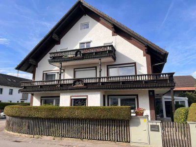 Kirchheim b. München: Geschmackvolle & gepflegte 4-Zimmer-Wohnung mit Balkon in ruhiger Lage