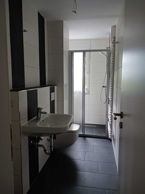 Helle 2-Raum-Wohnung mit Balkon