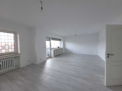 Komplett renovierte, helle, zentralgelegene Wohnung mitten in der City, mit Tiefgarageneinstellplatz
