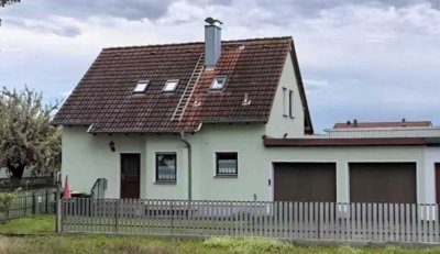 Großzügiges Ein-/Zweifamilienhaus mit Doppelgarage & Stellplätze, Arbeiten & Wohnen unter einem Dach