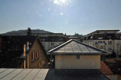 Lichtdurchflutete 4-5-Zimmer-Penthouse-Maisonette mit großer Dachterrasse.