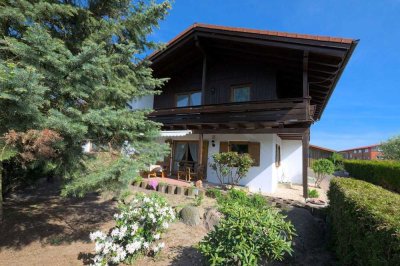 Idyllisches Landhaus mit massiv gebauter Reithalle