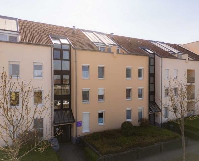 Geschmackvolle, vollständig renovierte 1,5-Raum-Erdgeschosswohnung mit EBK in Karlsruhe