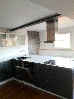 Nähe Krankenhaus - vollständig renovierte 3-Zimmer-Dachgeschosswohnung mit EBK in Pirmasens